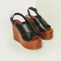 Sandália Wedge Criss – Plataforma Alta com Tiras Cruzadas