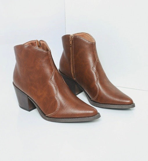 Bota Urban Fit – Cano Médio com Salto Bloco