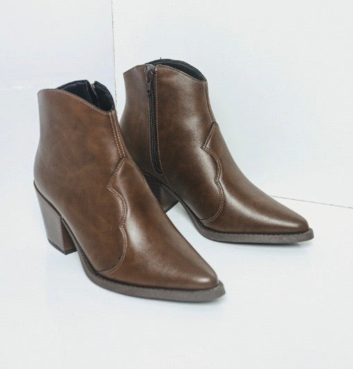 Bota Urban Fit – Cano Médio com Salto Bloco
